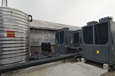 潍坊峡山区硕康肉鸡养殖空气能供暖项目顺利完工